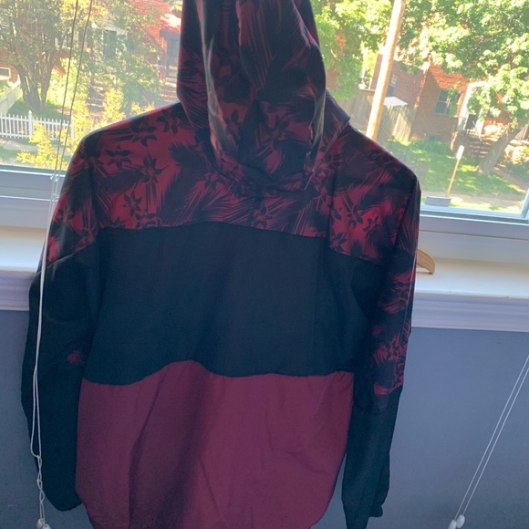 Windbreaker size medium in mens - Picture 2 of 3